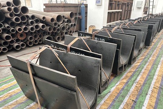 哪家厂家可按需定做锅炉煤斗稀土耐磨花季传谋网站？